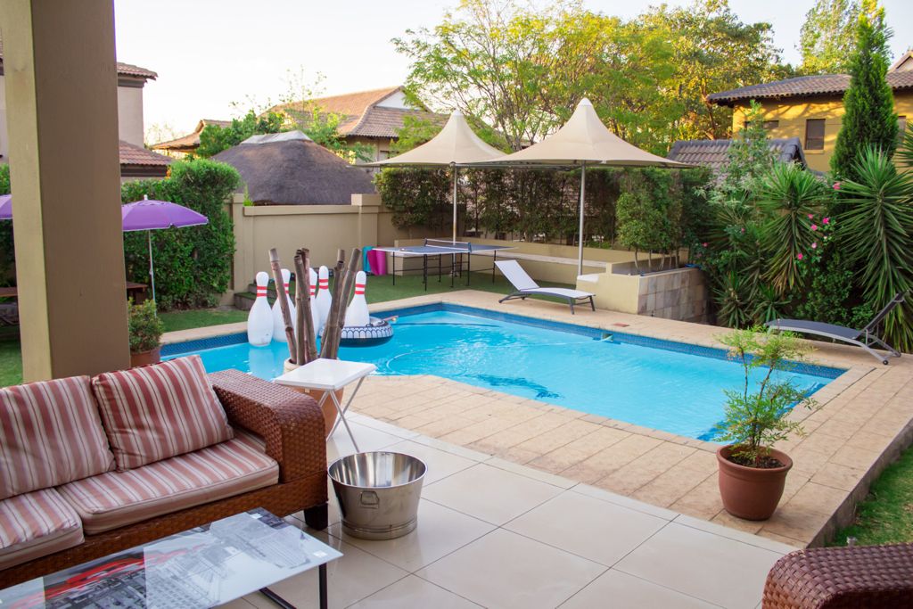 Exterior AB pool 3b9ff528-1b6d-4995-9dcb-ffb8d2b99a60