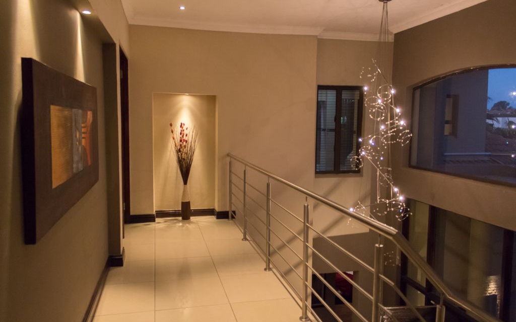 Interior AAA Entrance 5f0be92c-b066-4432-b3fe-3e4698e0a701 (2)
