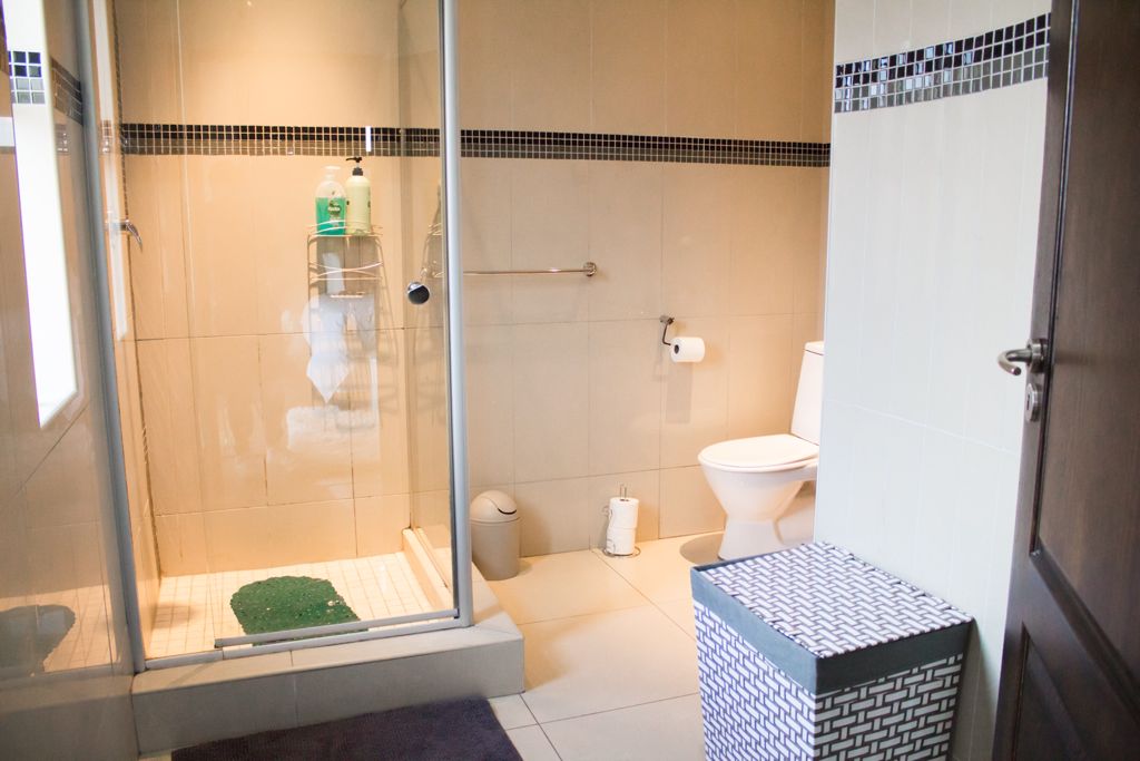 Interior B Bathroom 912c2f1d-8223-47fc-b1bc-9ce86bbfef3e